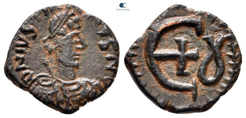 Justinian I AD 527-565. Theoupolis (Antioch)
Pentanummium Æ

14 mm, 1,55 g
...