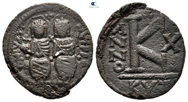 Justin II and Sophia AD 565-578. Cyzicus
Half Follis or 20 Nummi Æ

21 mm, 5,...