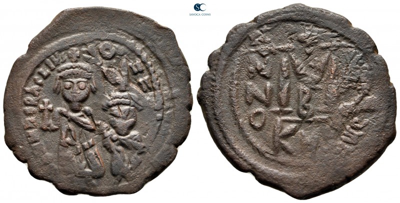 Heraclius with Heraclius Constantine AD 610-641. Cyzicus
Follis Æ

33 mm, 10,...