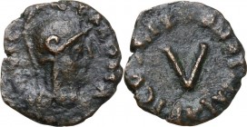 Ostrogothic Italy. Athalaric (526-534). AE Pentanummium, Rome mint. Obv. [INVICTA ROMA] Helmeted bust of Roma right. Rev. DN ATHALARICVS RX. Large V. ...