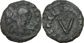 Ostrogothic Italy, Athalaric (526-534). AE Pentanummium. Ravenna mint. Obv. INVICTA ROMA. Helmeted and draped bust right. Rev. DN ΛTHΛLΛRICVS RIX. Lar...