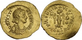 Justin II (565-578). AV Tremissis, Constantinople mint. Obv. DN IVSTI - NVS PP AVC. Pearl-diademed, draped and cuirassed bust right. Rev. VICTORIA AVG...