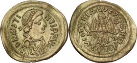 Justin II (565-578). AV Tremissis, Ravenna mint. Obv. DN IVSTI - NVS PP AVC. Pearl-diademed, draped and cuirassed bust right; heavy annular border. Re...