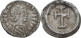 Heraclius (610-641). AR 120 Nummi or quarter Siliqua, Ravenna mint. Obv. DN HERA-CLIVS PP AV. Diademed bust right, beardless, wearing robe. Rev. Cross...