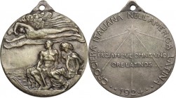 Crociera Italiana nell'America Latina. Medaglia celebrativa 1924 con appicagnolo. Metallo argentato. 34.50 mm. Opus: M. Nelli. qSPL.