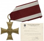 Krzyż Walecznych 1944 Krzyż Walecznych wykonany w Mennicy Państwowej po roku 1960. Tombak. Wymiary 44,1 x 49,0 mm. Stan zachowania odznaczenia bardzo ...