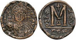 Bizancjum, Justynian (I 527-565 n.e.) Follis 552/553r. (26 rok panowania), Konstantynopol Awers:&nbsp; Popiersie cesarza na wprost w hełmie, kirysie, ...
