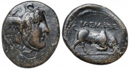 Grecja, Seleukidzi, Seleukos I Nikator (285-280 p.n.e.) AE20/AE16 - Sardes Awers: Uskrzydlona głowa Meduzy w prawo. Rewers: Byk szarżujący w prawo, dw...