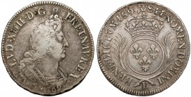 Francja, Ludwik XIV, 1/2 Ecu 1693 D, Lyon Egzemplarz będący wyraźną przebitką z 1/2 ecu z 1691 (typu z datą pod popiersiem). 
 Srebro, średnica 34,8 ...