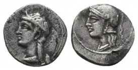 CILICIA. Uncertain. Obol (4th century BC).
Obv: Helmeted head of Athena left.
Rev: Diademed female head left.

Condition: Very Fine


Weight: 0,7 gram...