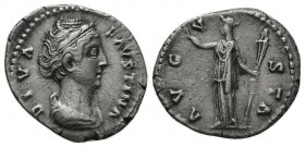 Diva Faustina I (+141 AD). AR Denarius

Condition: Very Fine


Weight: 3,0 gram
Diameter: 18,1 mm
