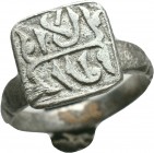 Beautiful Islamic Silver Ring with inscription on bezel

Condition: Very Fine


Weight: 5,8 gram
Diameter: 25,2 mm