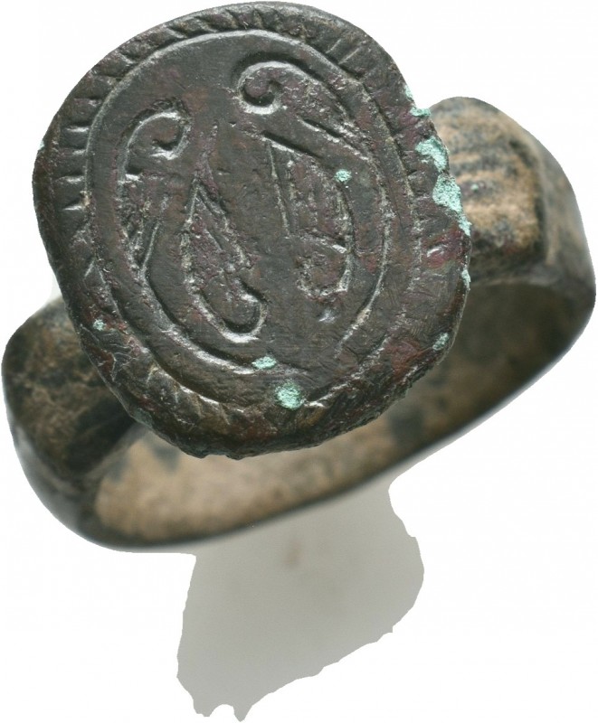 Very Interesting Ancient Bronze Ring , 

Condition: Very Fine


Weight: 11,7 gra...