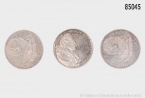 BRD, Konv. 32 Silber-Gedenkmünzen, dabei 10 DM 2001 Stralsund und 50 Jahre Bundesverfassungsgericht etc., zumeist Stempelglanz, einige mit Patina und ...