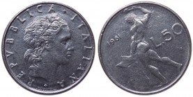 Errori e varianti di conio - Serie Lire - Monetazione in Lire (1946-2001) - 50 Lire 1981 "Vulcano" - con asse del rovescio ruotato di 315° - Att. JAS ...