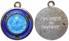 Medaglia votiva con S. Antonio da Padova raffigurato nimbato con Bambino gesù - clipeo entro decorazione circolare decorata con smalto blu - con appic...