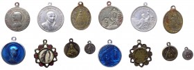 Lotto composto da 7 medagliette votive - 6 con varie raffigurazioni della Vergine Maria 3 delle quali riferibili alla Madonna di Fatima - 1 con S. Ign...