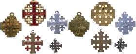 Lotto composto da 5 medagliette votive tutte a forma di Croce di Gerusalemme costituita da una croce potenziata con altre quattro piccole croci - 2 co...
