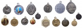 Lotto composto da 8 medagliette votive - 5 con varie raffigurazione della Vergine Maria - 1 con Padre Leopold Mandic -(1866-1942) - 1 con Santo - tutt...