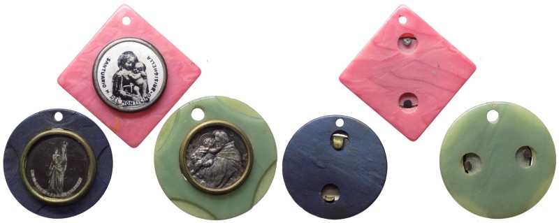 Lotto composto da 3 medagliette votive - 1 con S. Giuseppe - 1 con Maria del Mon...