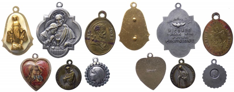 Lotto composto da 6 medagliette votive - 3 con varie raffigurazione della Vergin...