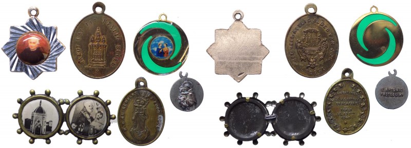 Lotto composto da 6 medagliette votive - 1 con raffigurazione della Vergine Mari...