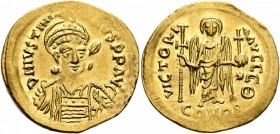 Justinian I, 527-565. Solidus (Gold, 22 mm, 4.48 g, 5 h), Constantinopolis, 527-538. D N IVSTINIANVS P P AVG Helmeted, diademed and cuirassed bust of ...
