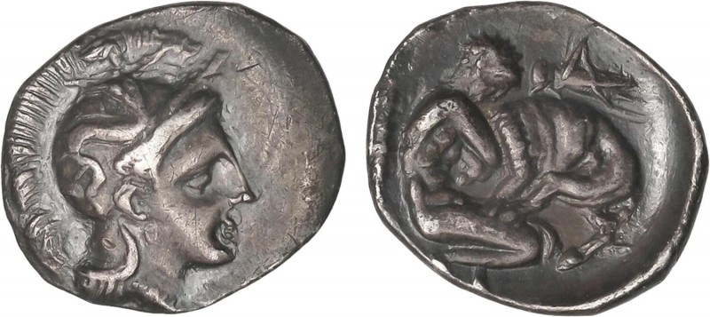 GREEK COINS
Dióbolo. 302-281 a.C. TARAS. CALABRIA. Anv.: Cabeza de Atenea con c...