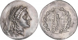 GREEK COINS
Tetradracma. 190 a.C. MYRINA. AIOLIS. Anv.: Cabeza laureada de Apolo Grynion a derecha. Rev.: MYPINAI[N. Apolo marchando a derecha con pá...