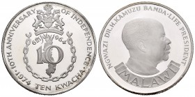 Malawi. 10 kwacha. 1974. (Km-13). Ag. 28,28 g. 10th Anniversary of Independence. PR. Est...25,00.   

SPANISH DESCRIPTION: Malawi. 10 kwacha. 1974. (K...