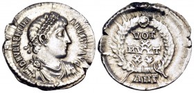Valentinian I, 364-375. Siliqua (Silver, 19 mm, 1.90 g, 5 h), Antioch, 367-375. D N VALENTINI-ANVS P F AVG Pearl-diademed, draped and cuirassed bust o...