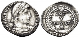 Valentinian I, 364-375. Siliqua (Silver, 17 mm, 1.50 g, 6 h), Nicomedia. D N VALENTINIANVS P F AVG Pearl-diademed, draped and cuirassed bust of Valent...