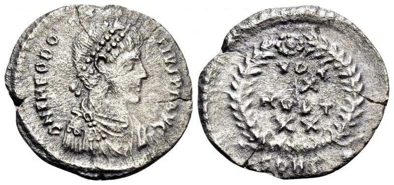 Theodosius I, 379-395. Siliqua (Silver, 17.5 mm, 1.59 g, 5 h), Constantinople, 3...