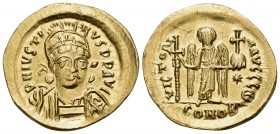 Justin I, 518-527. Solidus (Gold, 21 mm, 4.36 g, 5 h), Constantinople, Θ = 9th officina, 522-527. D N IVSTI-NVS P P AVG Helmeted and cuirassed bust of...