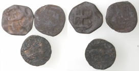 Zecche Italiane. Napoli. Lotto di 3 monete. 2 monete Ferdinando I d'Aragona. 1458-1494. Cavallo. Giovanna con il figlio Carlo. 1516-1519. Sestino. Ae....