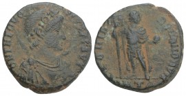 Roman Imperial Theodosius I., 379-395 AE Follis Antiochia. 5.0gr 20.7 mm
diademed, draped and cuirassed bust of Theodosius I right Theodosius standing...