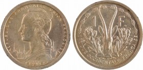 A.O.F. Union française, essai de 1 franc, 1948 Paris
A/REPUBLIQUE FRANÇAISE UNION FRANÇAISE// ESSAI/ 1948
Marianne à gauche, en arrière plan des bât...