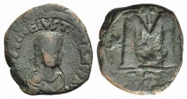 Justin I and Justinian I (527). Æ 40 Nummi (30mm, 15.27g, 7h). Diademed, draped and cuirassed bust of Justin. R/ Large M; at l., star, cross r., A//CO...