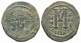 Justinian I (527-565). Æ 40 Nummi (42mm, 23.56g, 6h). Nicomedia, year 13 (539/40). Helmeted and cuirassed bust facing, holding globus cruciger and shi...