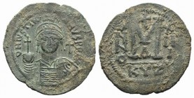 Justinian I (527-565). Æ 40 Nummi (45mm, 23.05g, 6h). Cyzicus, year 13 (539/40). Diademed, helmeted and cuirassed bust facing, holding globus cruciger...