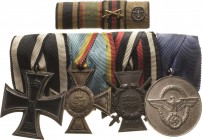 Ordensspangen
Spange mit 4 Auszeichnungen Preußen - Eisernes Kreuz 1914 2. Klasse. Mecklenburg-Strelitz - Kreuz für Auszeichnung im Kriege, 2. Klasse...