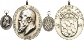 Orden deutscher Länder Bayern
Luitpold-Medaille Verliehen 1905-1912. Silber. 38 x 32 mm, 22,29 g. Dazu die Miniatur Nimmergut 545 OEK 460 2 Stück. Vo...