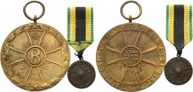 Orden deutscher Länder Sachsen-Meiningen
Medaille für Verdienste im Kriege Verliehen 1915-1917. Bronze. 39,5 mm. Mit Band. Dazu die Miniatur, 16 mm, ...