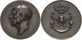 Gorsemann, Ernst 1886-1960 Bronzegussmedaille o.J. Auf Oberst Arnold Engelbrechten (geb. 1870). Kopf nach links / Bekröntes Wappen der Familie Engelbr...