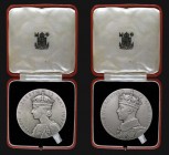 Coronation of George VI 1937 The Official Royal Mint issue 57mm diameter in silver Eimer 2046a, 84.38 grammes, in the red Royal Mint box of issue

E...