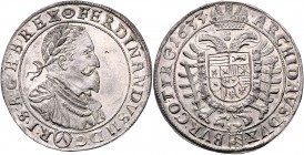 Ferdinand II. als Kaiser 1619 - 1637
Taler, 1633. Brustbild rechts // Doppeladler.
Wien
28,56g
Herinek 396var. (kleines Herzschild)
f.stgl