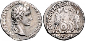 Augustus 27 v. - 14 n. Chr.
Römische Münzen, Römisches Kaiserreich. Denarius, 2-1 v. Chr.. Av.: CAESAR AVGVSTVS - DIVI F PATER PATRIAE, Kopf mit Lorbe...