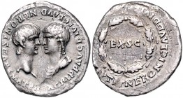 Nero 54 - 68
Römische Münzen, Römisches Kaiserreich. Denarius, Oktober-Dezember 54 n. Chr.. Av.: AGRIPP AVG DIVI CLAVD NERONIS CAES MATER, Kopf des Ne...