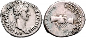 Nerva 96 - 98
Römische Münzen, Römisches Kaiserreich. Denarius, 97 n. Chr.. Av.: Kopf mit Lorbeerkranz n.r. Rv.: Handschlag. Ex Rauch 20 (1977), 334.
...