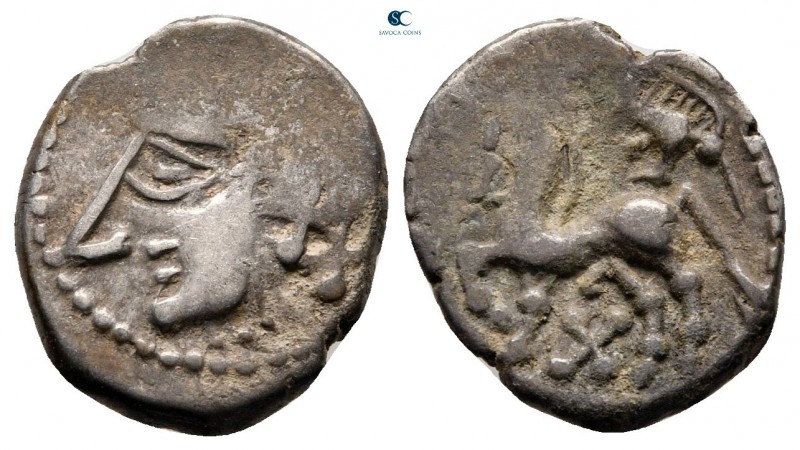 Central Gaul. Bituriges Cubi circa 70-50 BC. 
Quinarius AR

16 mm., 1,92 g.
...